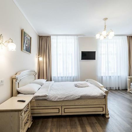 Opera House Apartment 3 Lviv Eksteriør bilde
