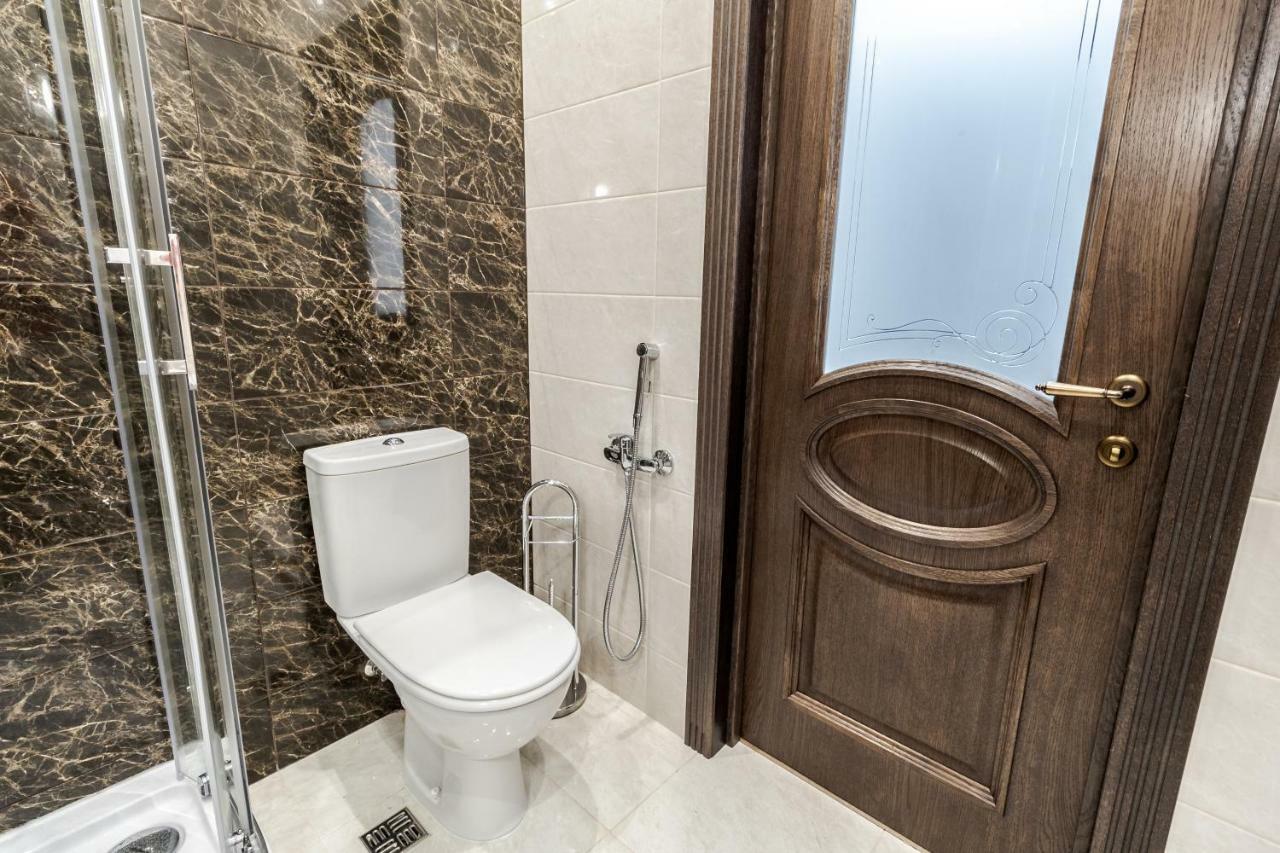 Opera House Apartment 3 Lviv Eksteriør bilde