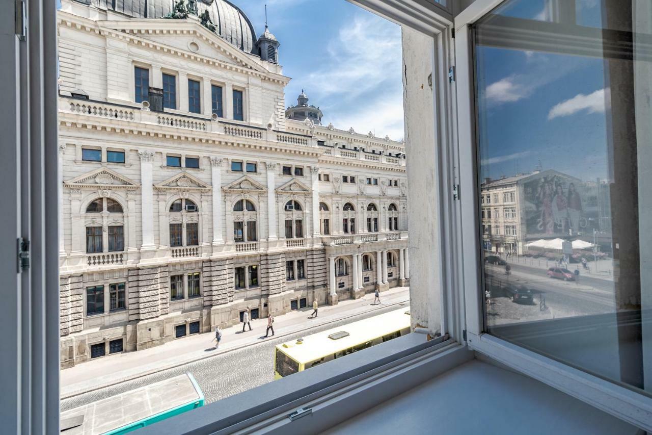 Opera House Apartment 3 Lviv Eksteriør bilde