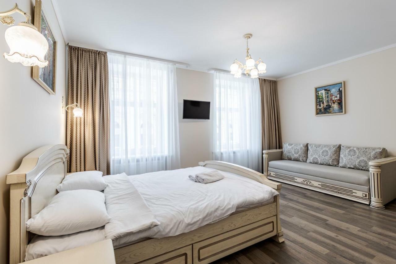 Opera House Apartment 3 Lviv Eksteriør bilde
