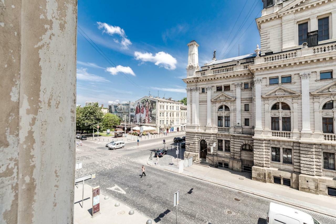 Opera House Apartment 3 Lviv Eksteriør bilde